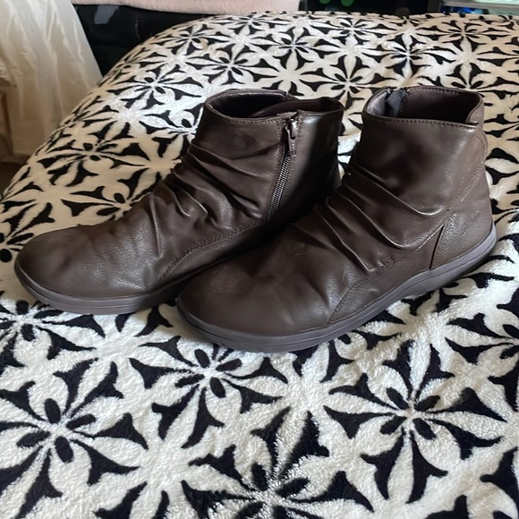 Sexy Brown zip up Ankle booties - Picture 2 of 5